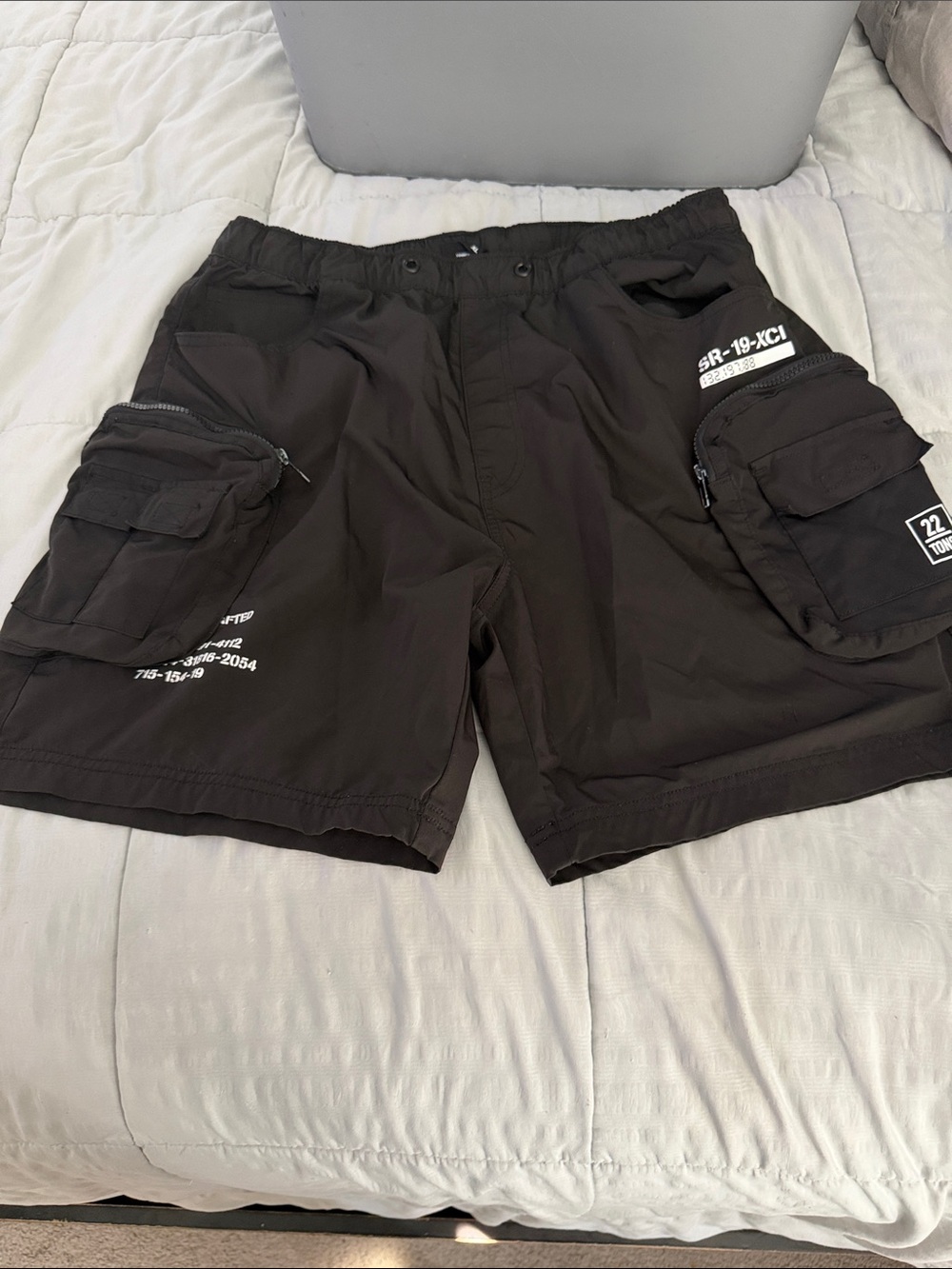 Men's Black Cargo Shorts with Multi-Pocket Utility Design